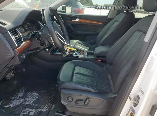 WA1AAAFY6M2004689 2021 AUDI Q5 White Vista interior delantera