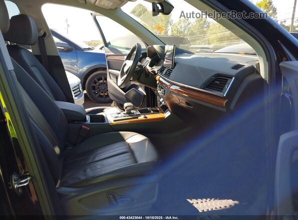 WA1AAAFY9M2090063 2021 AUDI Q5 Черный Вид салона спереди