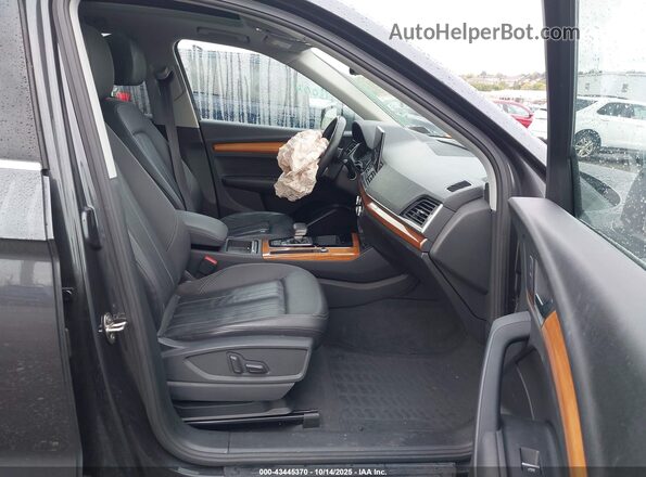 WA1AAAFYXM2024492 2021 AUDI Q5 Gray წინა სალონის ხედი