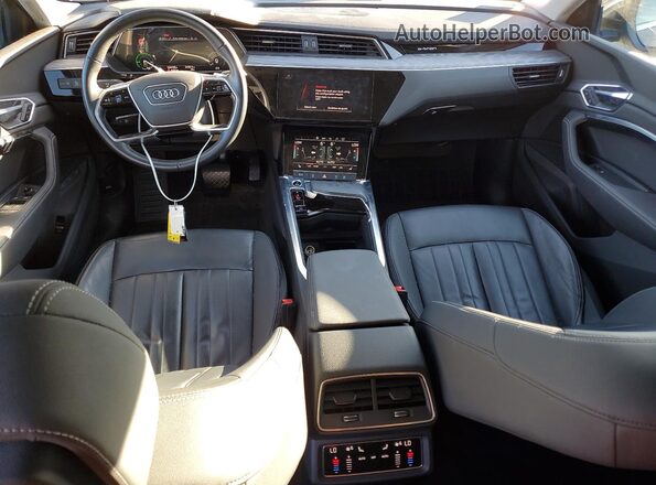 WA1AAAGE9MB005436 2021 AUDI E-TRON Gray Dashboard view