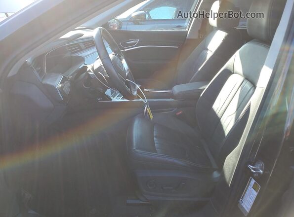 WA1AAAGE9MB005436 2021 AUDI E-TRON Gray Front interior view