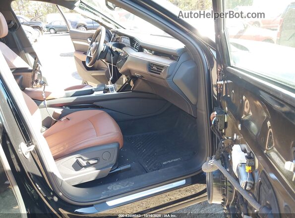 WA1AAAGE9NB028653 2022 AUDI E-TRON Black Вид салону спереду