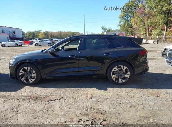 WA1AAAGE9NB028653 2022 AUDI E-TRON Black Панорамний вид салону 360°