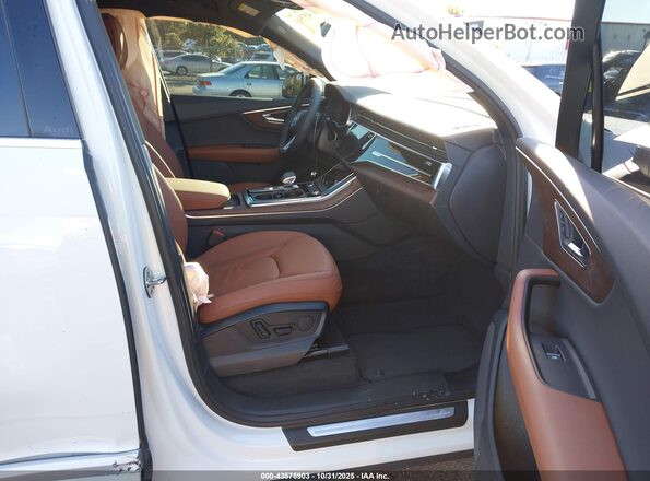 WA1ACBF74SD012315 2025 AUDI Q7 White Front interior view