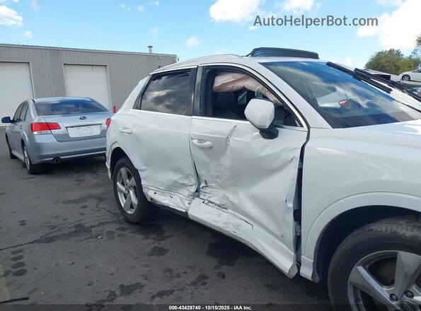 WA1AECF30K1078844 2019 AUDI Q3 White Դիմացի տեսք