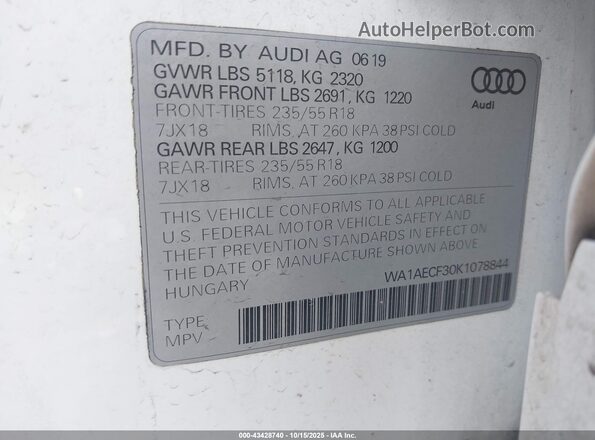 WA1AECF30K1078844 2019 AUDI Q3 White Շարժիչի բաժամունքի տեսք