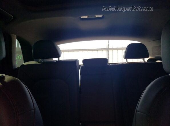 WA1AECF31K1078593 2019 AUDI Q3 Orange Widok tylnych siedzeń