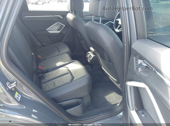 WA1AECF38L1026881 2020 AUDI Q3 Gray Widok naklejki z numerem VIN