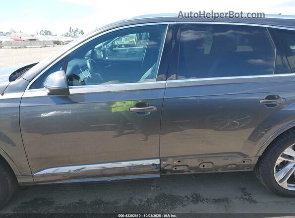WA1AJAF79LD010027 2020 AUDI Q7 Gray Rear interior view