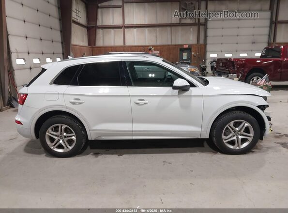 WA1ANAFY4K2114657 2019 AUDI Q5 White უკანა სალონის ხედი