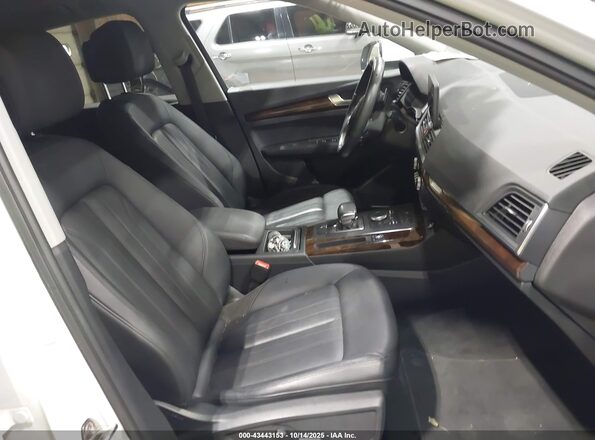 WA1ANAFY4K2114657 2019 AUDI Q5 White წინა სალონის ხედი