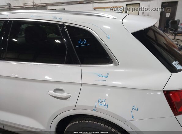 WA1ANAFY4K2114657 2019 AUDI Q5 White 