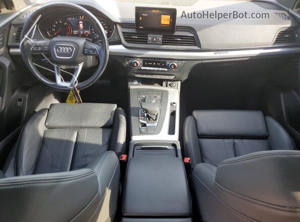 WA1ANAFY7L2105856 2020 AUDI Q5 Black Widok deski rozdzielczej