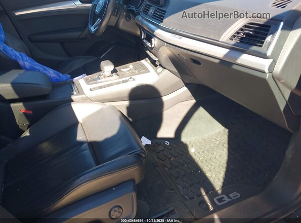 WA1ANAFY8L2083947 2020 AUDI Q5 Gray წინა სალონის ხედი