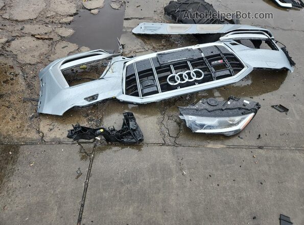 WA1AWBF7XPD003858 2023 AUDI SQ7 Серебряный Вид подкапотного пространства