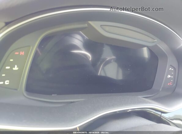 WA1AXBF71ND013026 2022 AUDI Q7 White Rear seats view