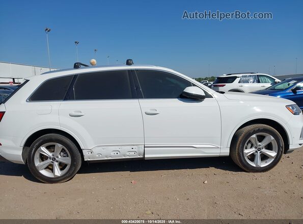 WA1AXBF71ND013026 2022 AUDI Q7 White 360 interior view