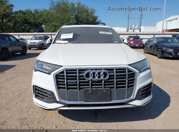 WA1AXBF71ND013026 2022 AUDI Q7 White Rear interior view