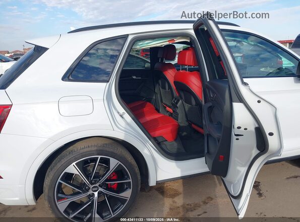 WA1B4AFY3M2044742 2021 AUDI SQ5 White Widok naklejki z numerem VIN