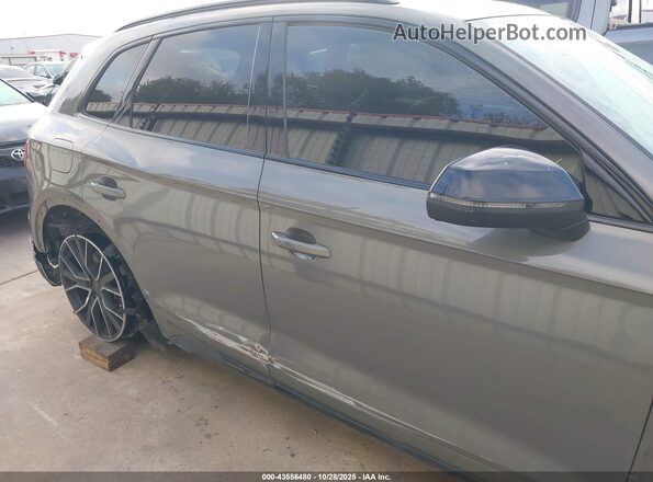 WA1B4AFY6P2022481 2023 AUDI SQ5 Gray Front view