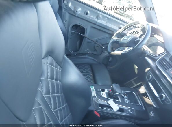 WA1B4AFY7L2121949 2020 AUDI SQ5 Gray Front interior view