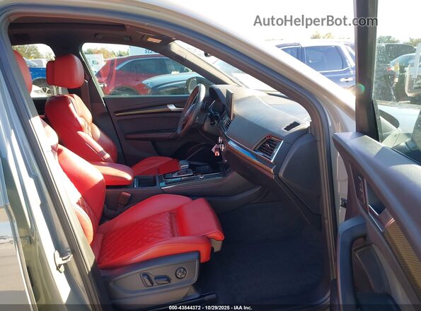 WA1B4AFY8M2034966 2021 AUDI SQ5 Gray Front interior view