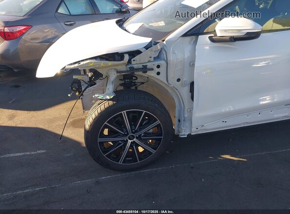 WA1B5BFZ3SP015026 2025 AUDI Q4 White 
