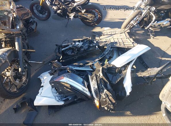 WA1B5BFZ3SP015026 2025 AUDI Q4 White 