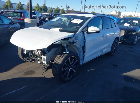 WA1B5BFZ3SP015026 2025 AUDI Q4 White 