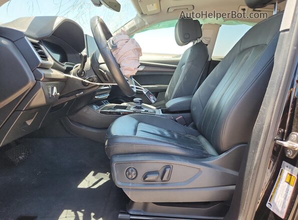 WA1BAAFY5M2104366 2021 AUDI Q5 Черный Вид салона спереди