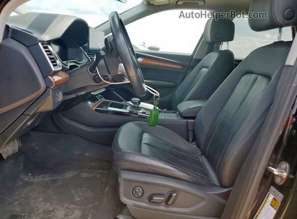 WA1BAAFY8M2020378 2021 AUDI Q5 Black Front interior view