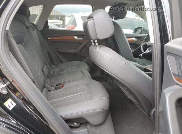 WA1BAAFY8M2116284 2021 AUDI Q5 Black 