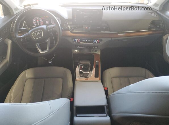 WA1BAAFY9M2135832 2021 AUDI Q5 Black Widok deski rozdzielczej