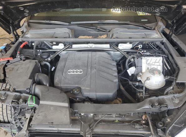 WA1BAAFY9M2135832 2021 AUDI Q5 Black Widok komory silnika
