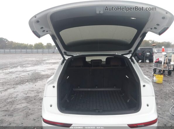 WA1BNAFY9L2035409 2020 AUDI Q5 Белый Вид панели приборов
