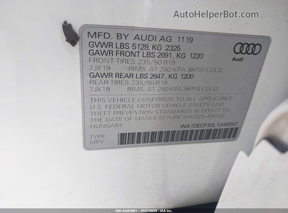 WA1DECF30L1048547 2020 AUDI Q3 White ძრავის განყოფილების ხედი