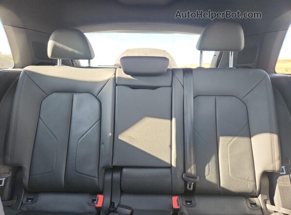 WA1DECF30M1011158 2021 AUDI Q3 Black უკანა სავარძლების ხედი