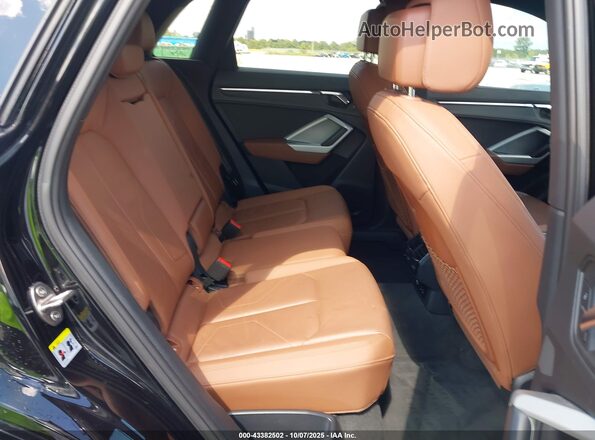 WA1DECF30M1025366 2021 AUDI Q3 Black Вид наклейки з VIN-кодом