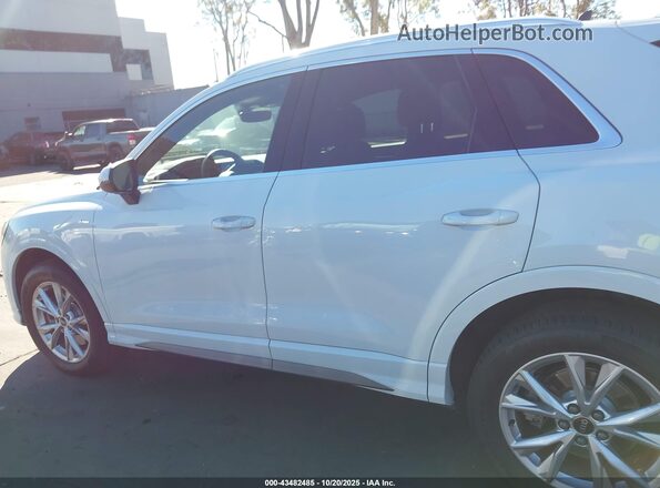 WA1DECF30N1027717 2022 AUDI Q3 White Vista interior de 360 grados