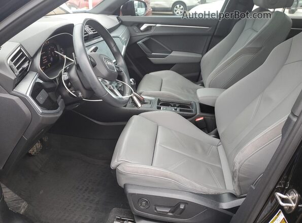 WA1DECF31M1016238 2021 AUDI Q3 Black Вид салону спереду