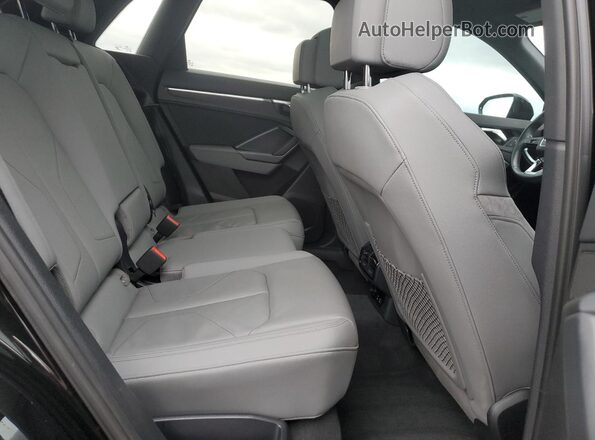 WA1DECF31M1016238 2021 AUDI Q3 Black Вид задньої частини салону