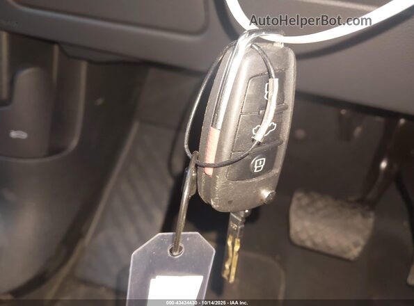WA1DECF31S1006306 2025 AUDI Q3 Красный Вид панели приборов