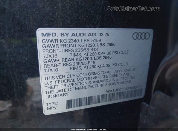 WA1DECF31S1060771 2025 AUDI Q3 Black Widok komory silnika