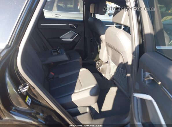 WA1DECF31S1060771 2025 AUDI Q3 Black Widok naklejki z numerem VIN