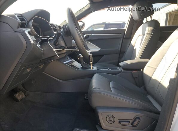 WA1DECF32S1061430 2025 AUDI Q3 White Front interior view