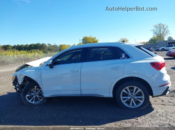 WA1DECF33M1004334 2021 AUDI Q3 White Панорамний вид салону 360°