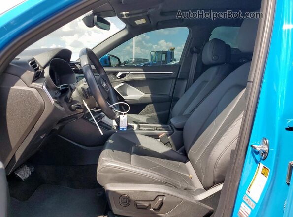WA1DECF34P1049142 2023 AUDI Q3 Blue Вид салону спереду