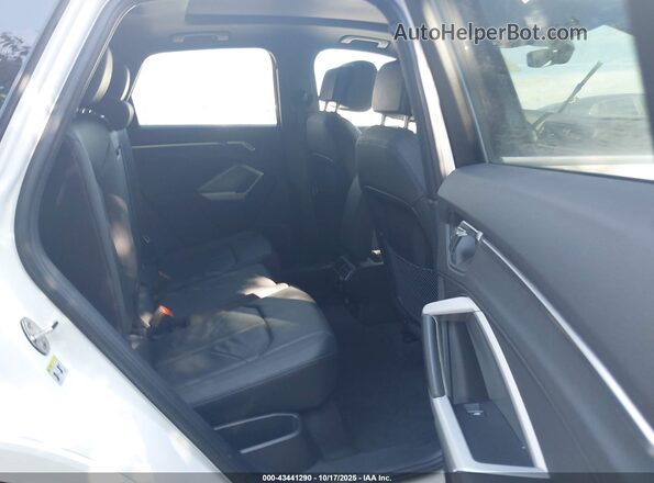 WA1DECF34P1049951 2023 AUDI Q3 White VIN კოდის სტიკერის ხედი
