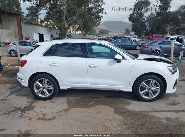 WA1DECF34R1042095 2024 AUDI Q3 White უკანა სალონის ხედი