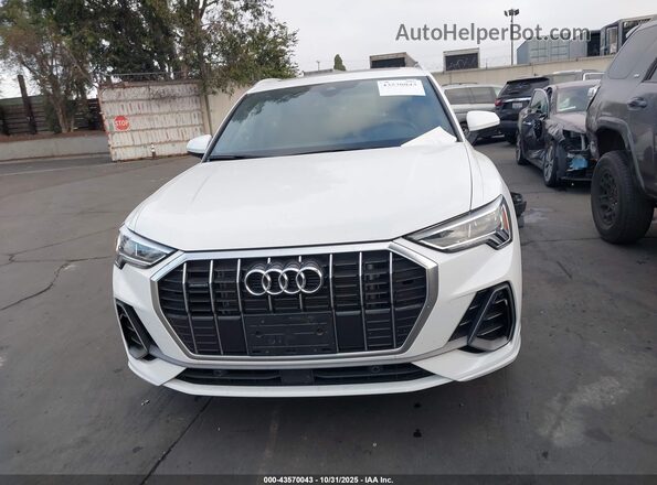 WA1DECF35P1103399 2023 AUDI Q3 White Vista interior trasera